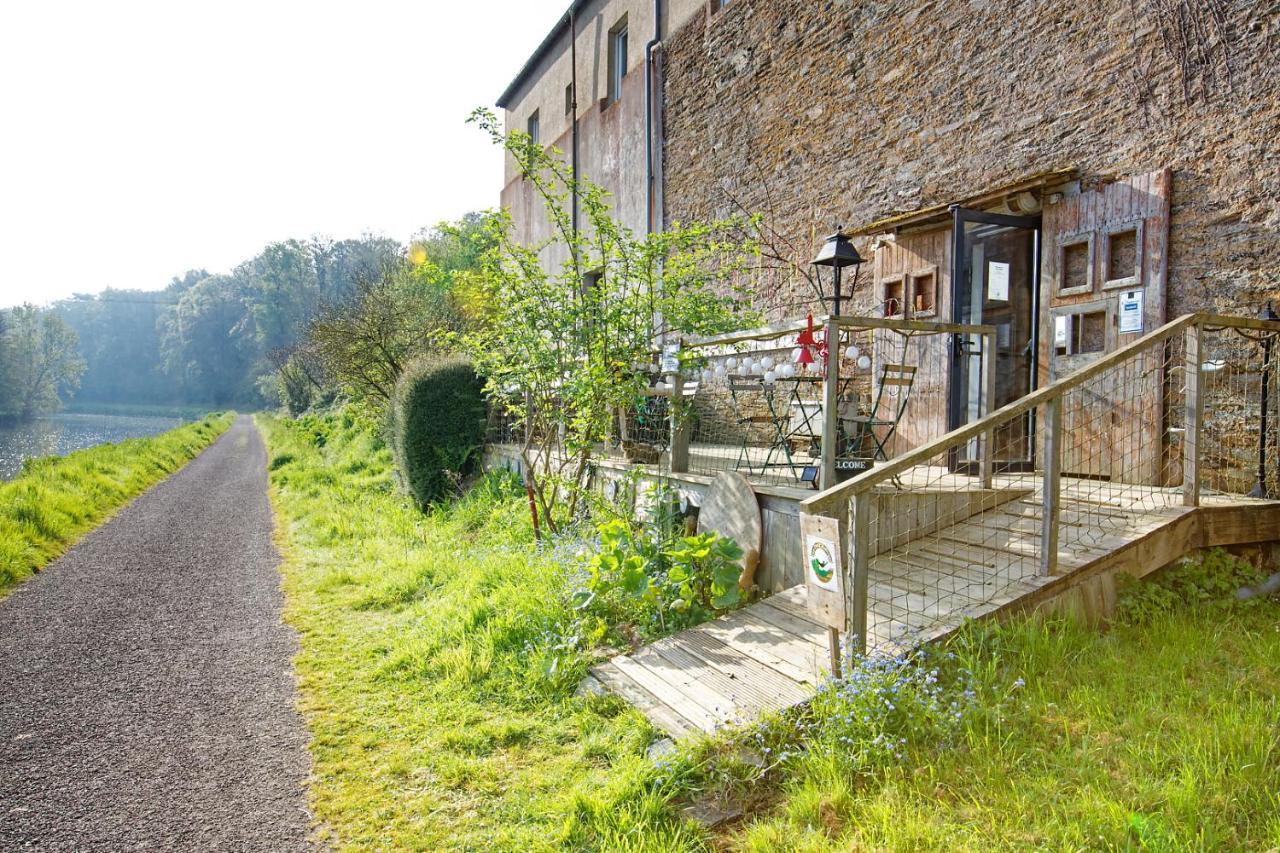 Le Deck'Halage Bed & Breakfast Malestroit Exterior photo